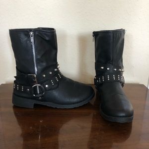 Moto ankle boots